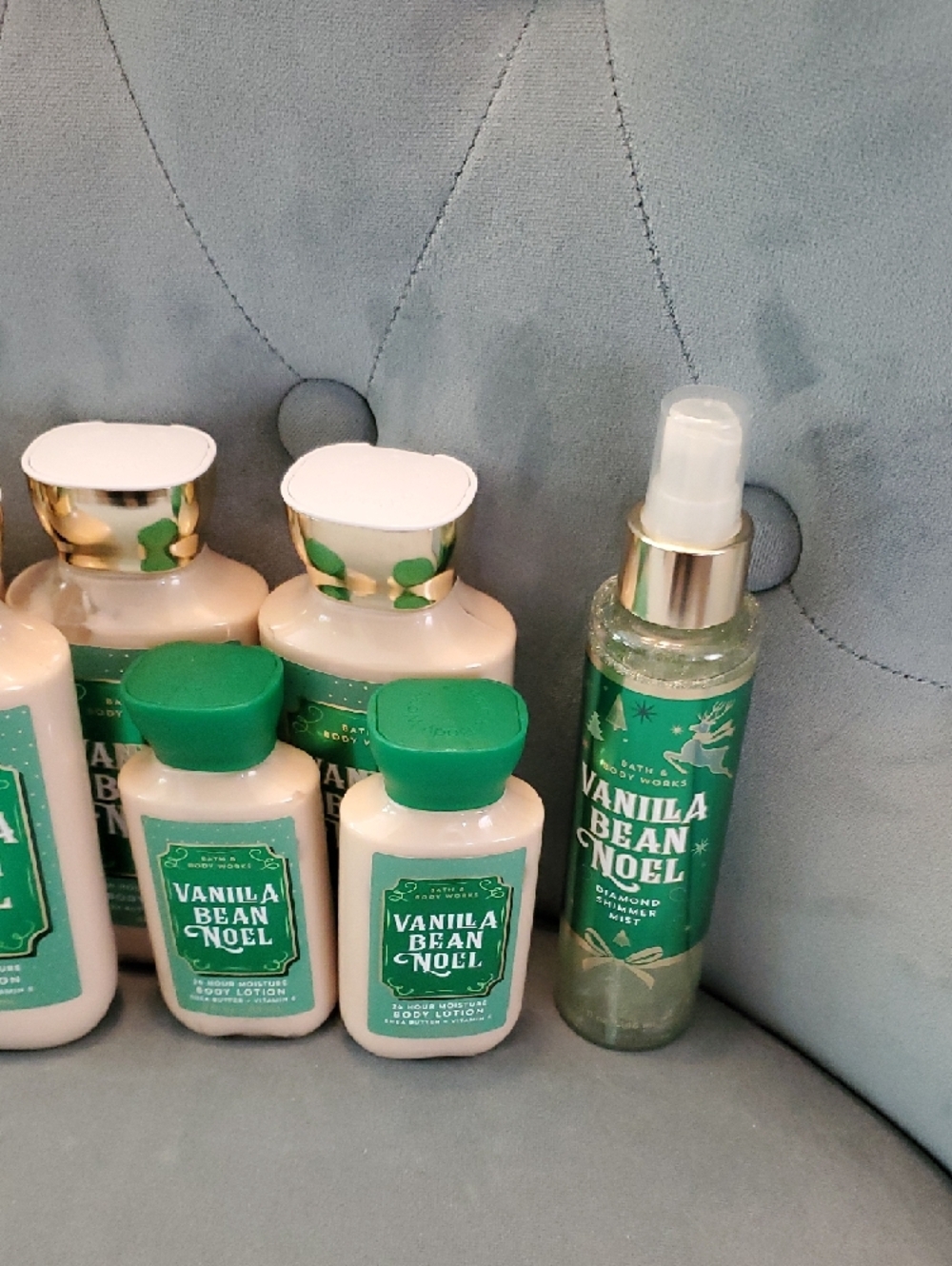 2019 Bath & Body Works Vanilla Bean Noel Green & Cream Lotion + Mist Set - Picture 3 of 6